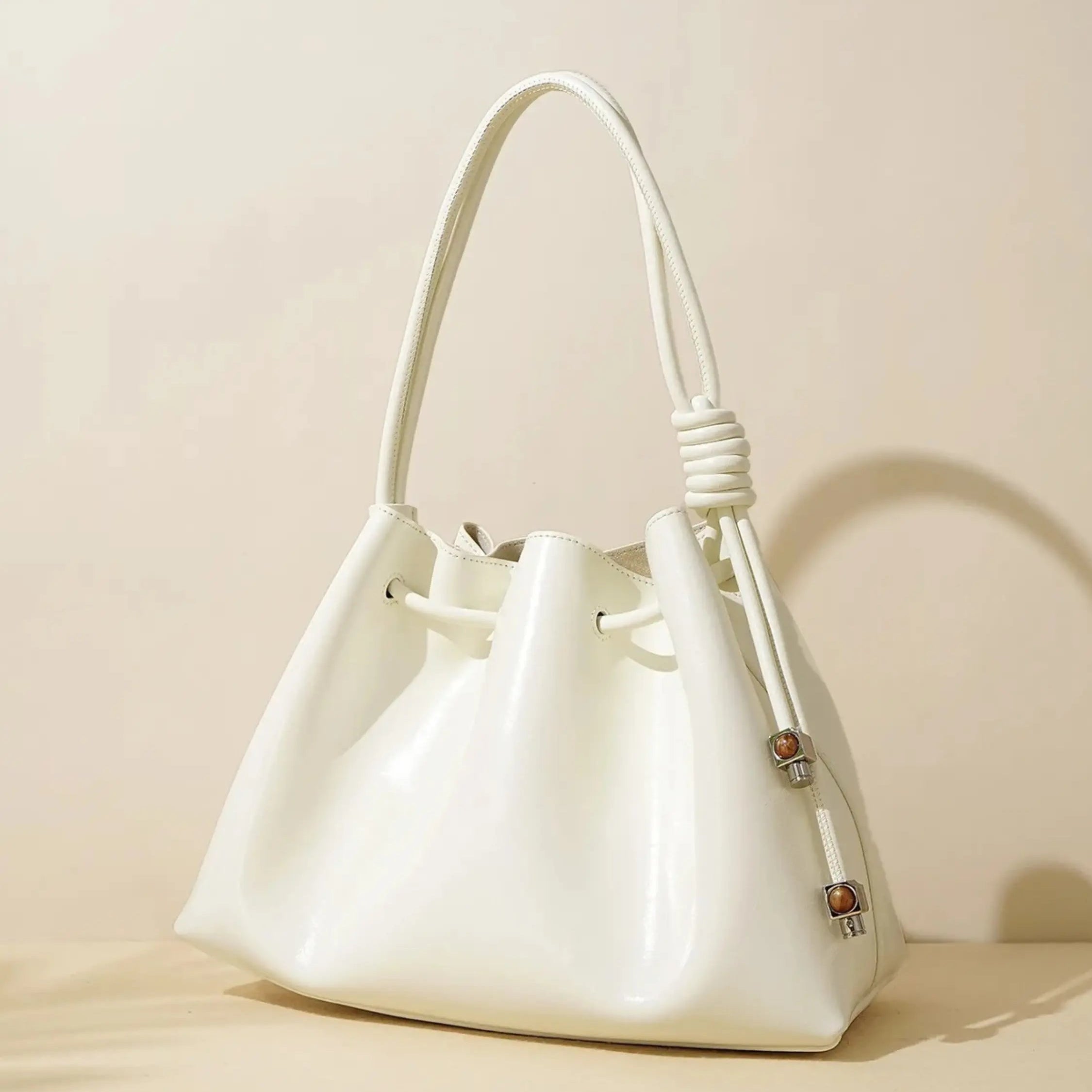 Friederike - Glänzende Kordelzugtasche