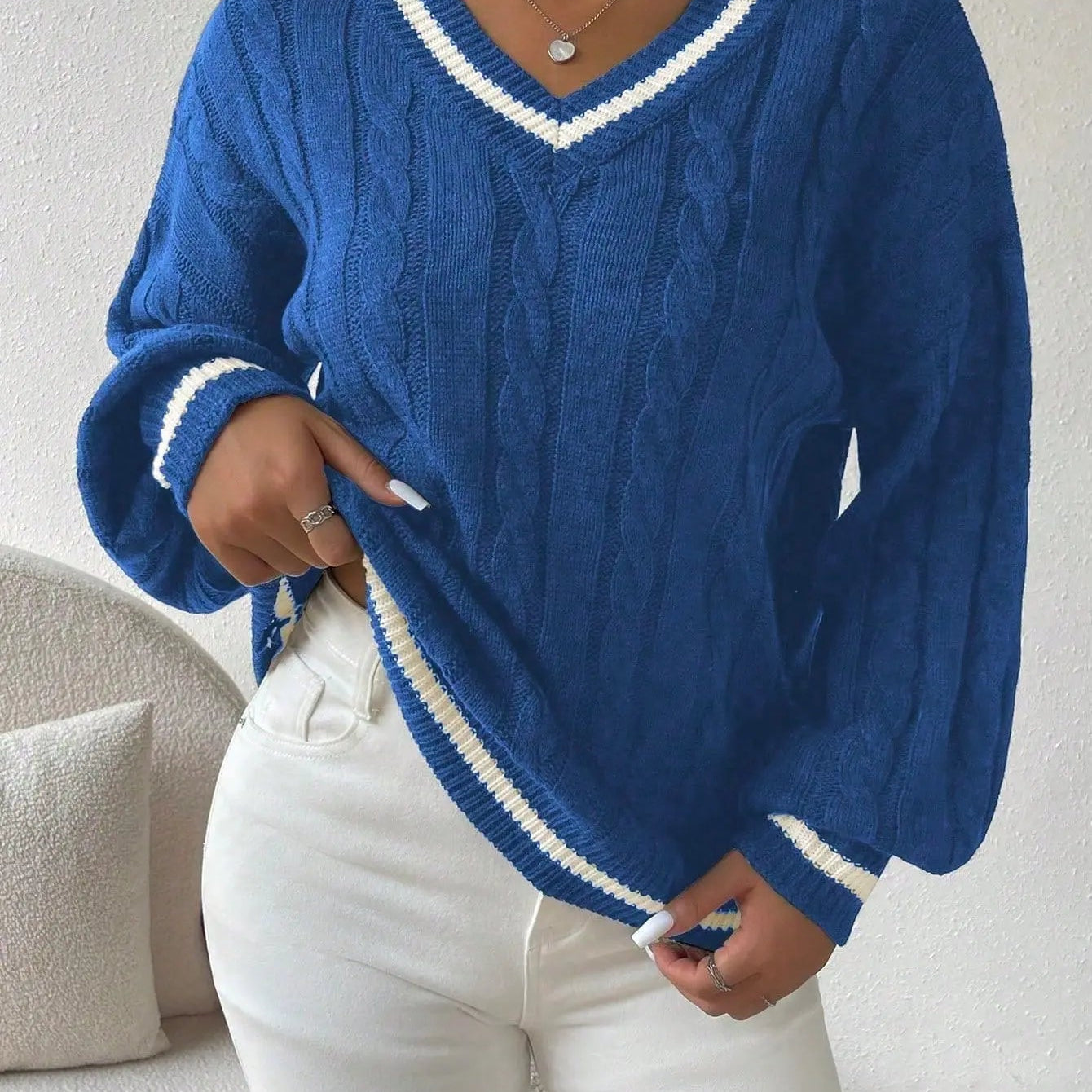Freja | Gestreiftes Kabelstrickpullover Mit V Neck