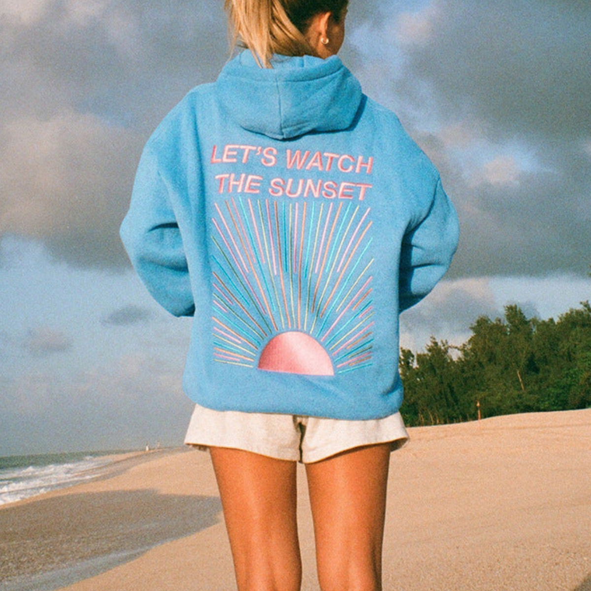 Oversized Hoodie mit Sunset-Print – Lässig, Cozy & Sommer-ready