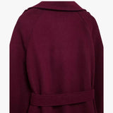 Quinty | Eleganter Trenchcoat in Bordeauxrot mit Gürtel
