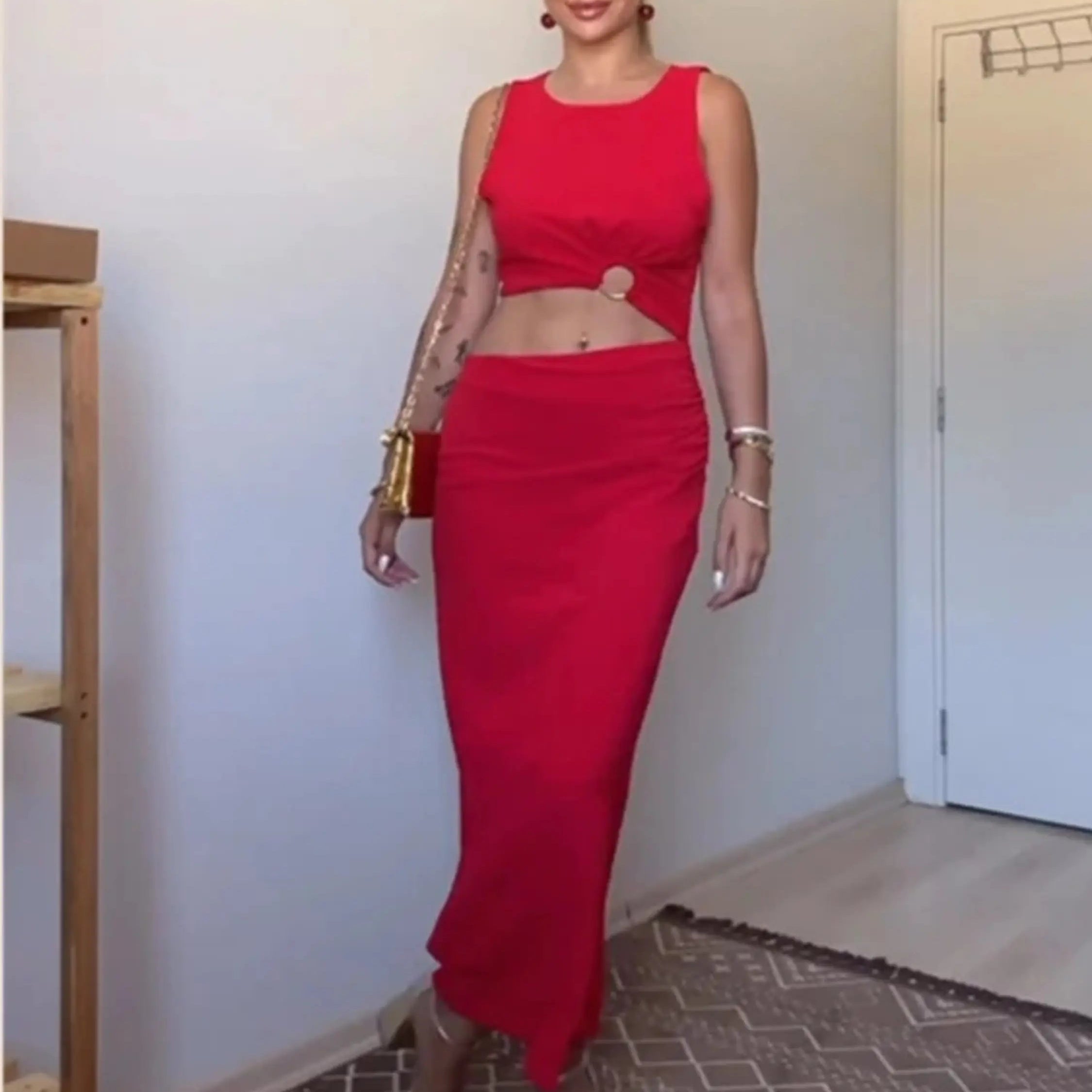Lia – Rotes Cut-Out-Maxikleid