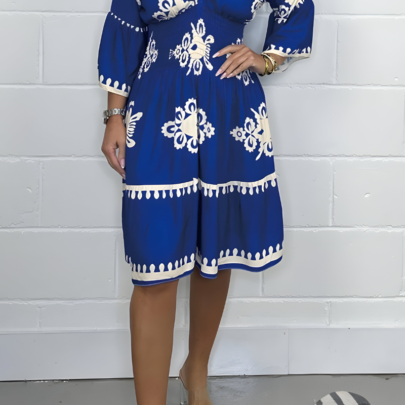 Robe élégante à motifs avec col en V – parfaite pour toutes les occasions
