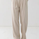 EleganceWear – Damenhose mit Bundfalte