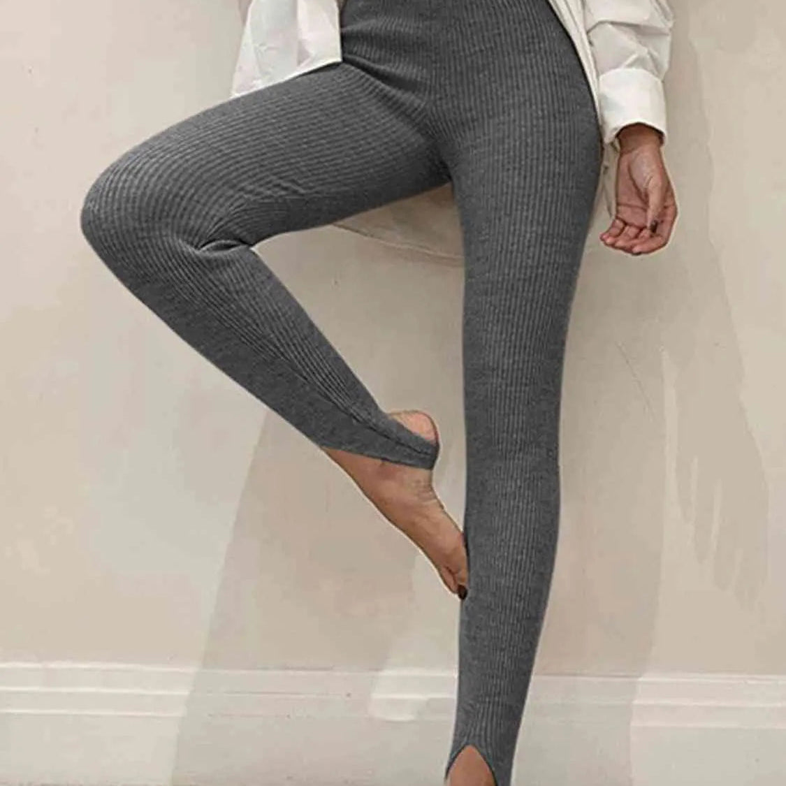 Mara – Gerippte Mid-Waist-Leggings