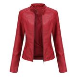Individuell Gefertigte Lederjacke Mit Strukturierter Silhouette Und Stil