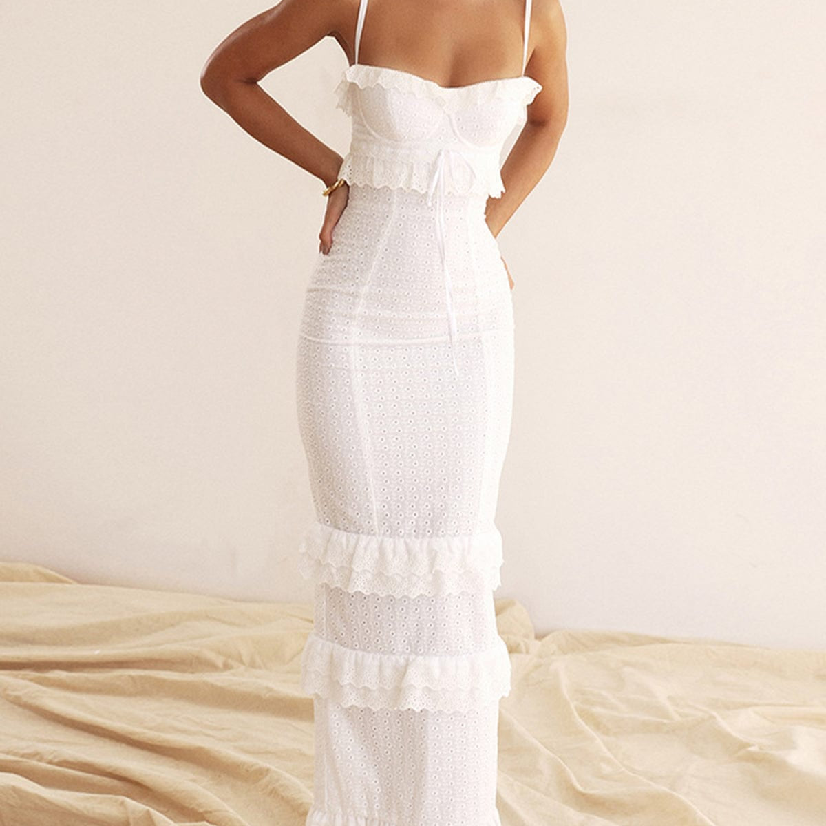 Hanna – Spitzen-Midikleid in Weiß