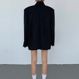 Luise – Damenblazer mit Nadelstreifen