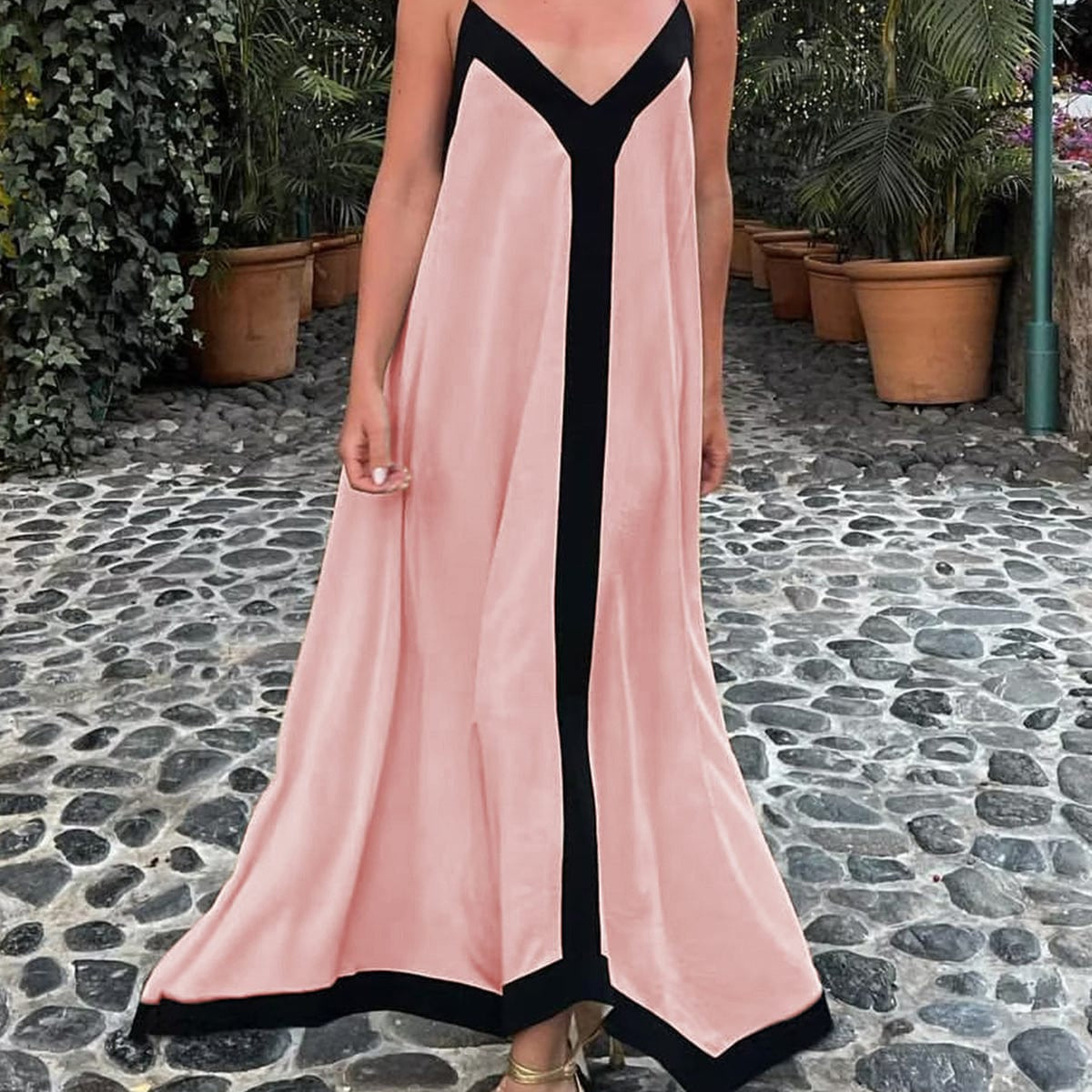 Adeltraud - Maxikleid mit V-Ausschnitt