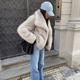 Macy | Luxuriöse Kunstfell-Jacke – Stilvoll, Kuschelig und Zeitlos