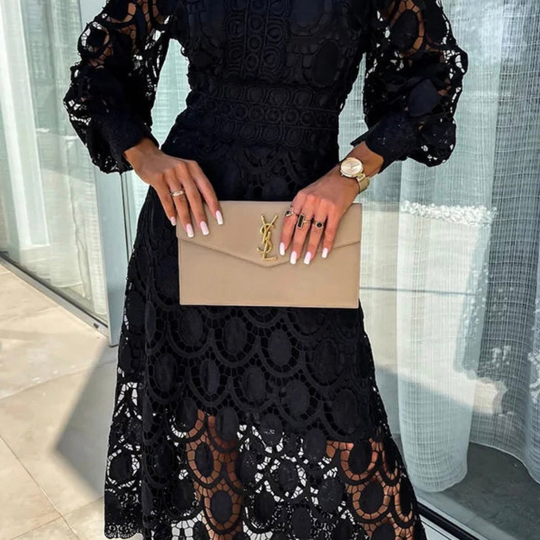 Spitzenkleid mit Stehkragen