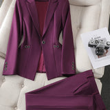 Eleganter - Damenanzug mit tailliertem Blazer