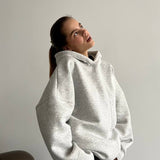 Oversized Hoodie mit abstraktem Rückendruck – Urban, Cozy & Ausdrucksstark