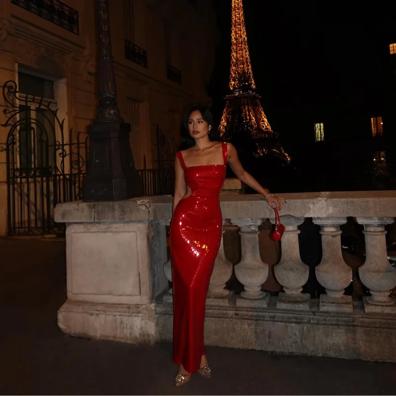 Emilia – Glitzerndes Maxikleid mit Spaghettiträgern