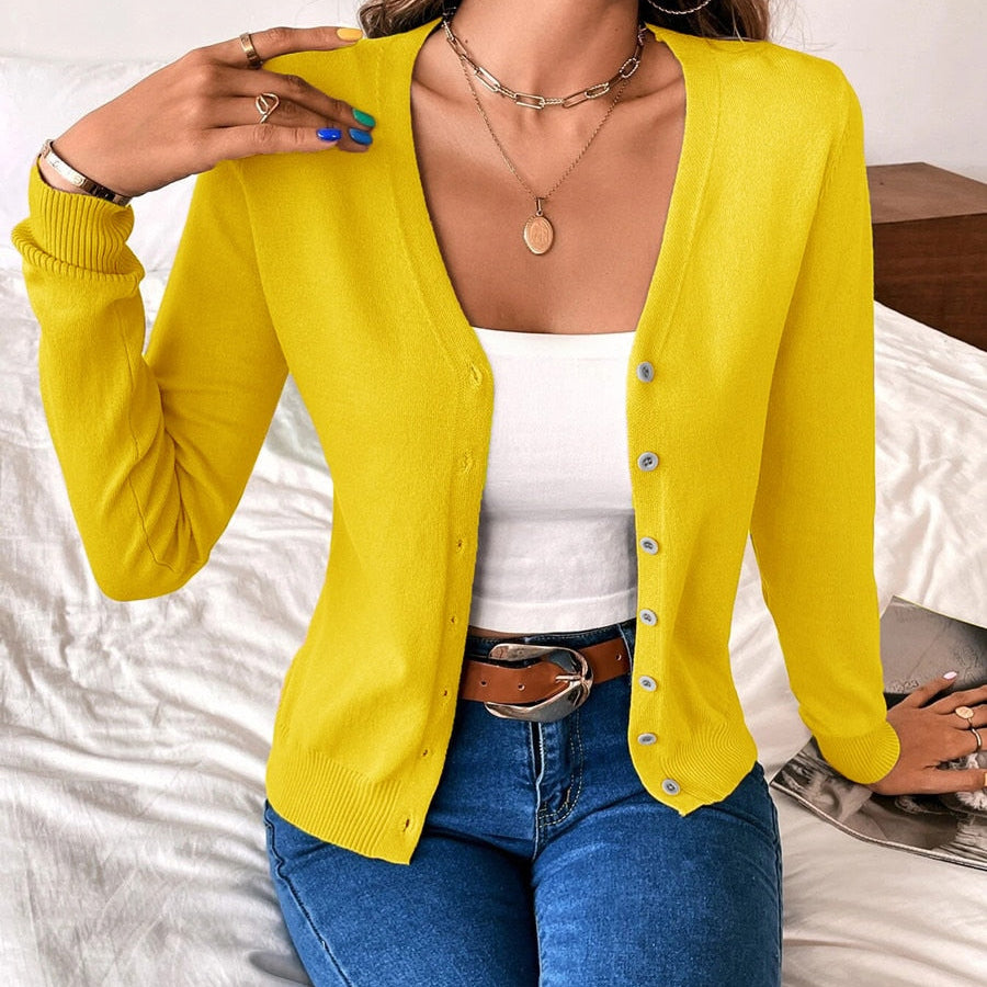 Dione | Elegante und Leichte Damenstrickjacke mit Knopfdetails