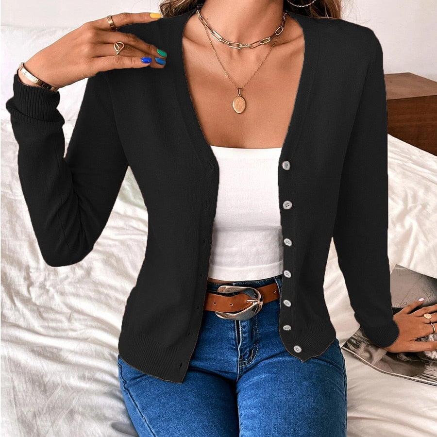 Dione | Elegante und Leichte Damenstrickjacke mit Knopfdetails