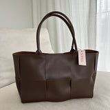 Alice – Handtasche mit Flechtdesign