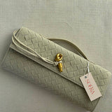 Finja - Clutch aus Kunstleder geflochten