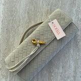 Finja - Clutch aus Kunstleder geflochten