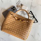 Carlee | Geflochtene Mini-Tasche mit edlem Akzent