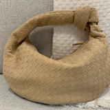 Elicia | Geflochtene Hobo-Tasche mit Knoten-Detail – Stilvoll und einzigartig