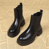"DianaBoots I Damen Winterstiefel mit Absatz" could be rewritten as "DianaBoots I Damen Winterstiefel mit Absatz für stilvolle Eleganz".