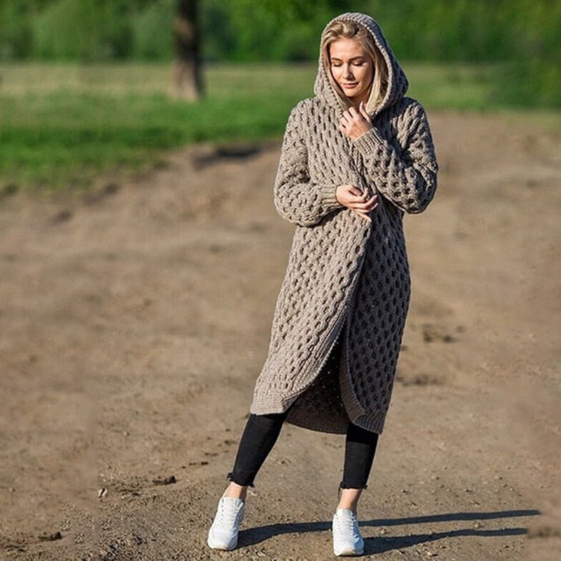 Langes – Damen Strickkleid mit Zopfmuster