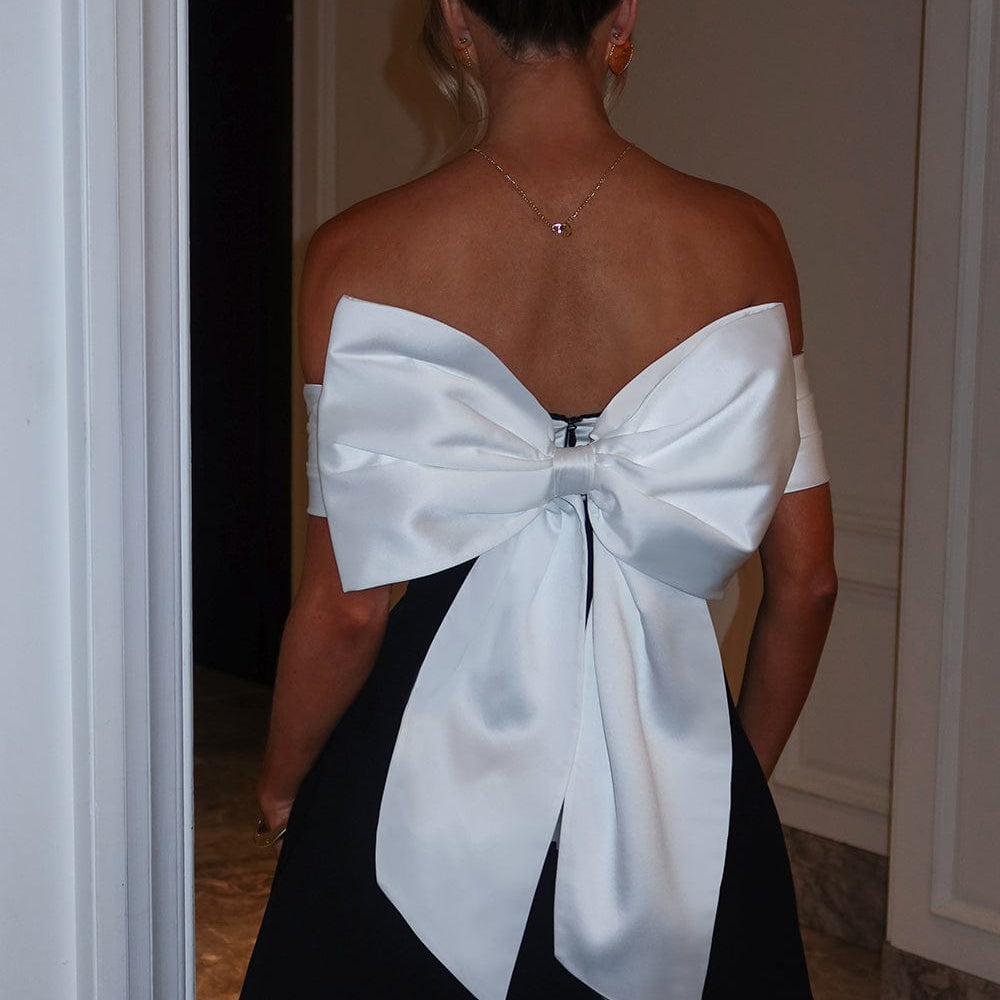 Delta - Schulterfreies Minikleid