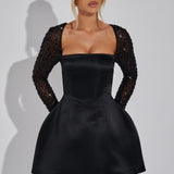 Nina Wear – Satiniertes Minikleid