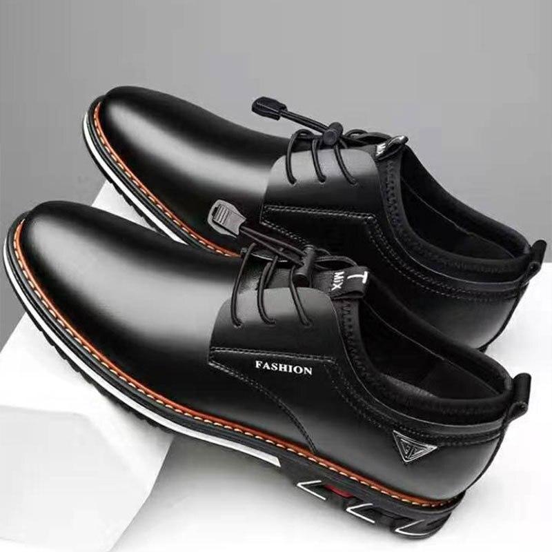 Klassische - Schnürschuhe aus PU-Leder