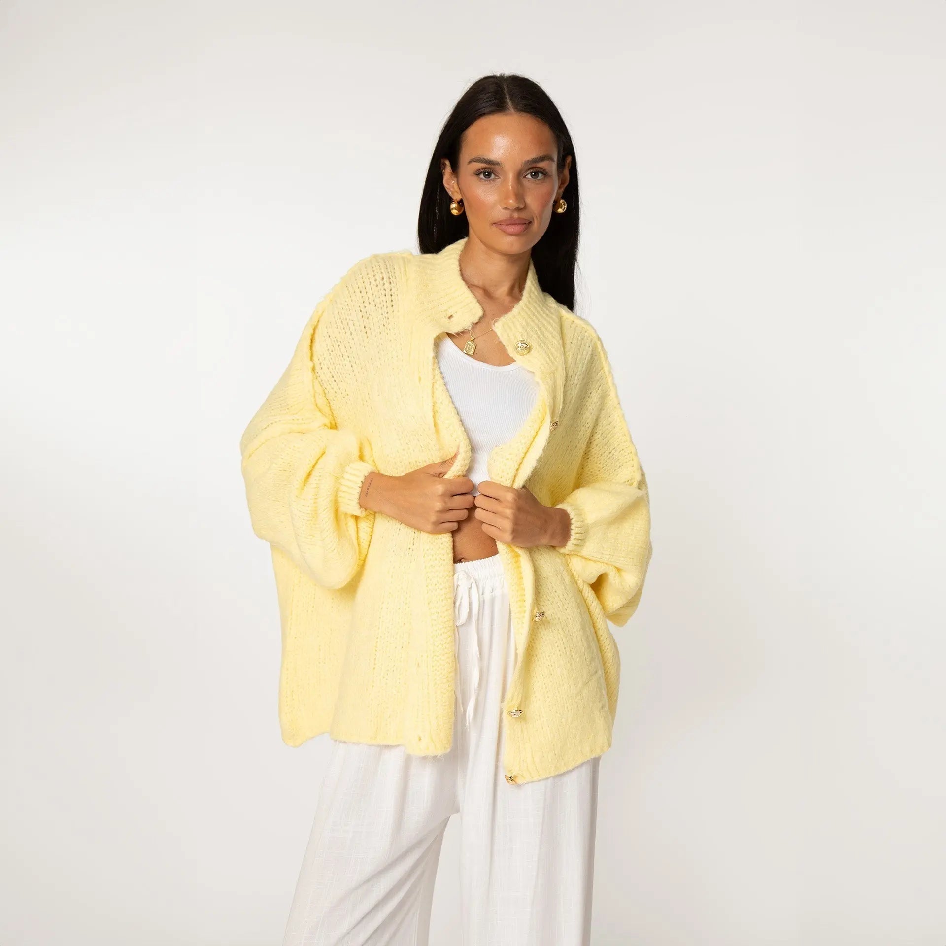 Bella | Übergroße Strick-Cardigan mit Goldknöpfen