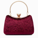 Sara | Weinrote Samt-Clutch mit Schmuckverschluss & Metallgriff – Elegante Abendtasche für Damen