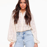 Transparente Bluse mit Blumenmuster